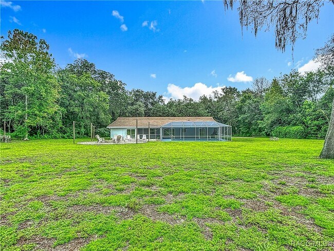 Building Photo - 884 W Massachusetts St