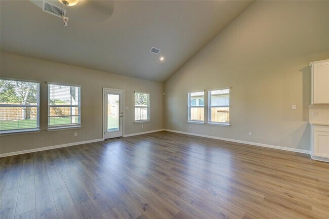Building Photo - 117 Fairmeadow Downs Dr