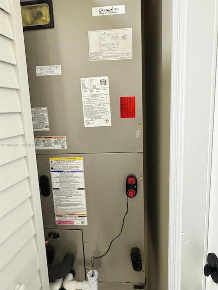 Building Photo - 11207 Royal Palm Blvd