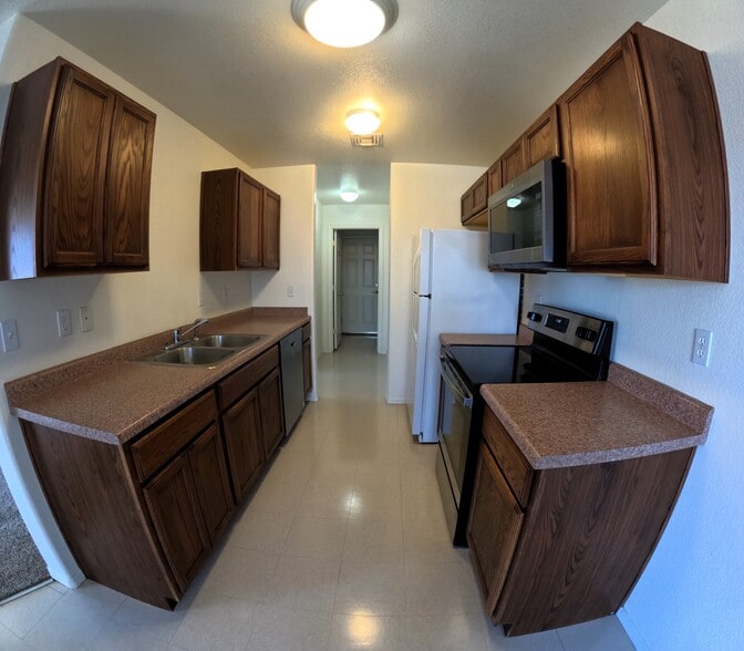 Kitchen - 3424 Sunriver Rd