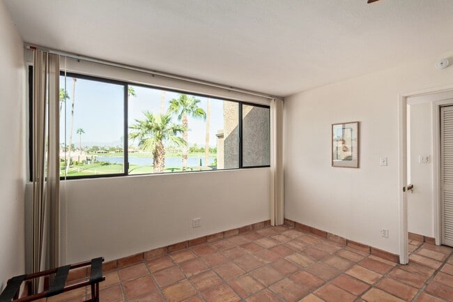 Building Photo - RESORT Style FULLY-FURNISHED Condo in Paradise Valley - 4 bedroom / 2.5 bath