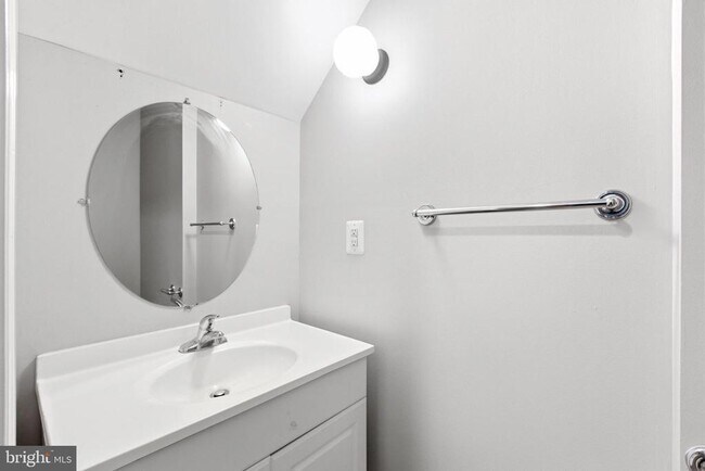 Building Photo - 24524 Ruff Ruff Ln