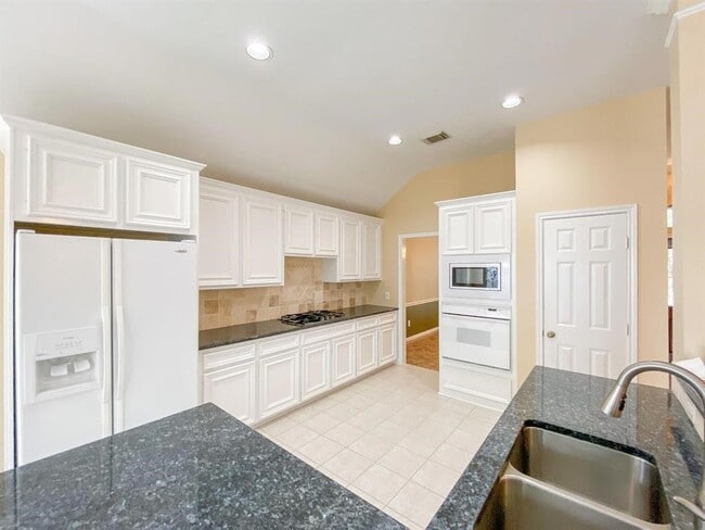 Building Photo - 3507 Shadow Bluff Ct