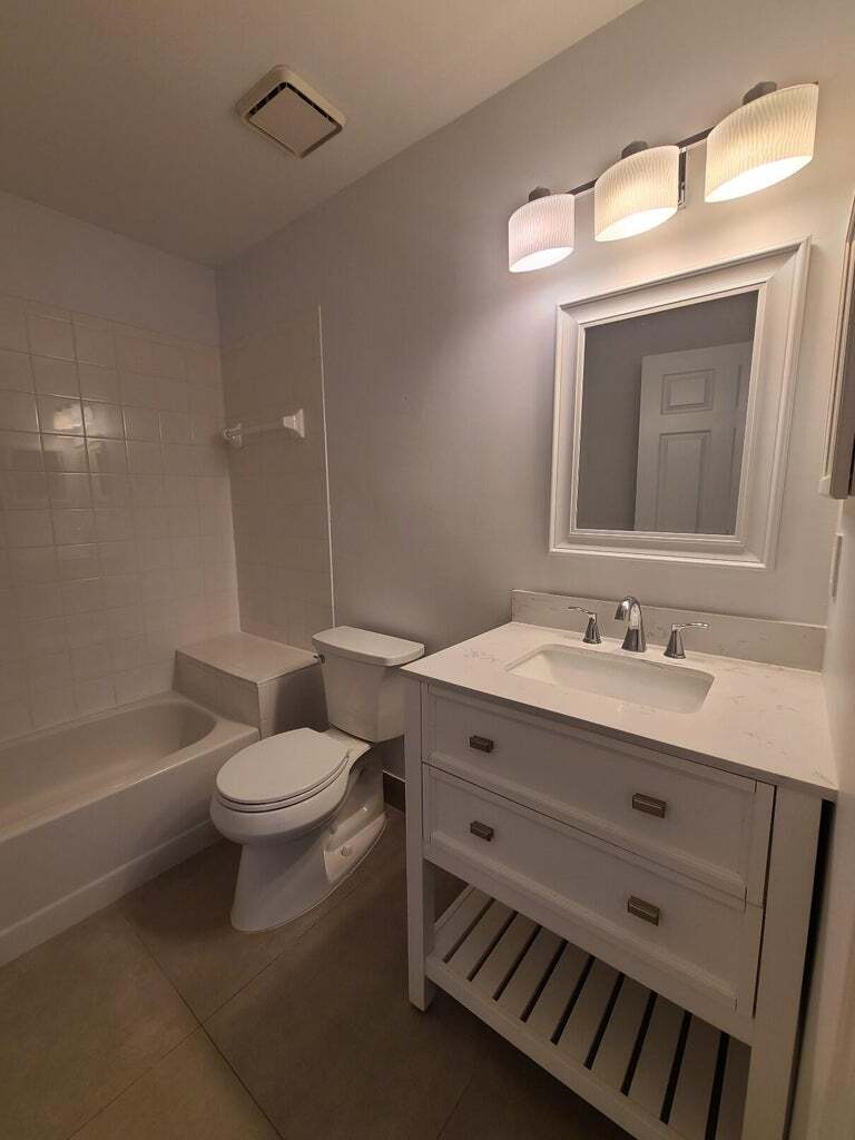 Building Photo - 3190 Leewood Ter