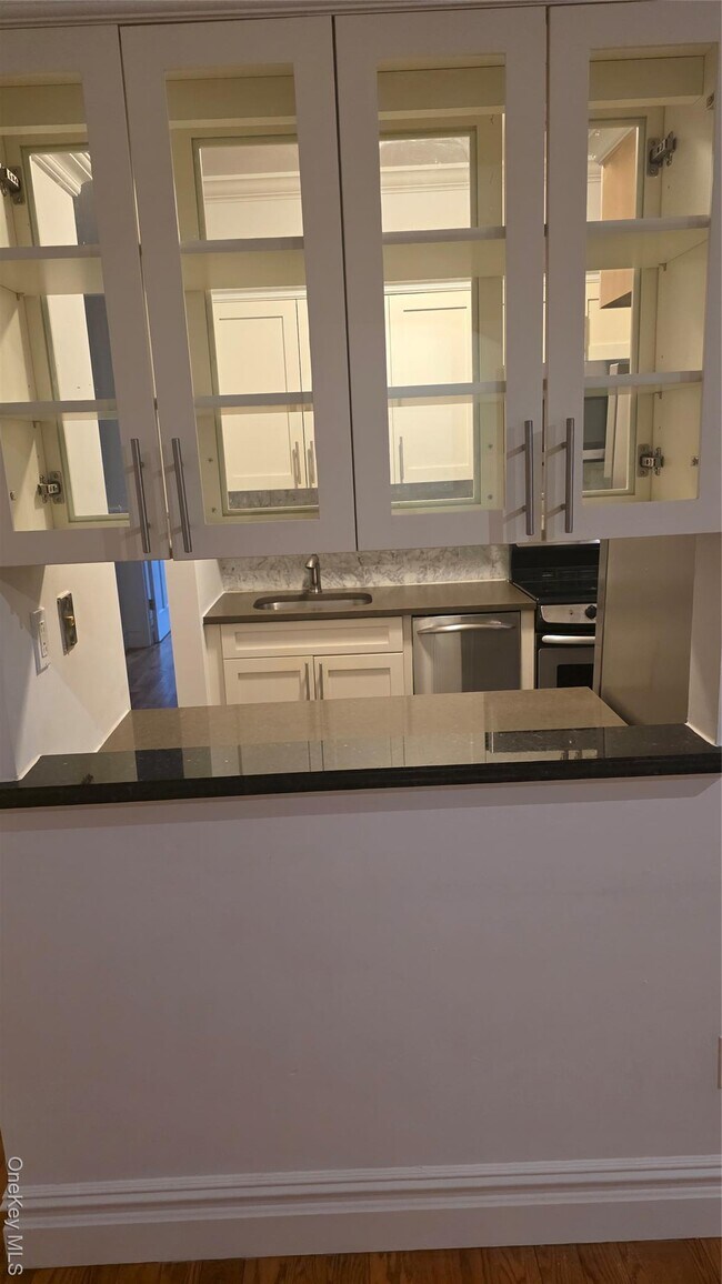 Building Photo - 3 Main St