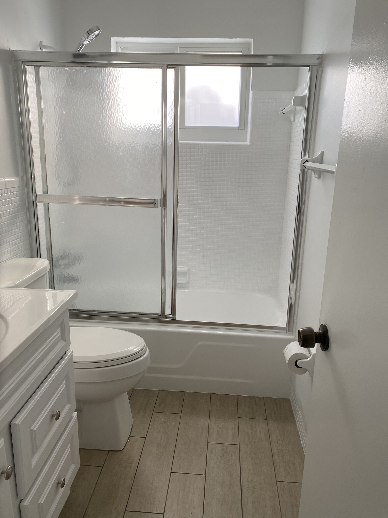 Bathroom with Tub - 4117 Van Buren St