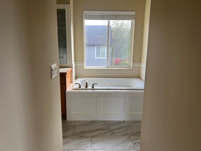 Building Photo - 3bd/2.5ba Snoqualmie Home