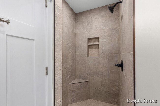 Building Photo - 7331 48th Ave