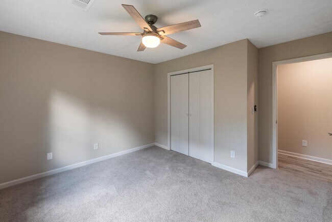Building Photo - 1121 Brookstone Rd