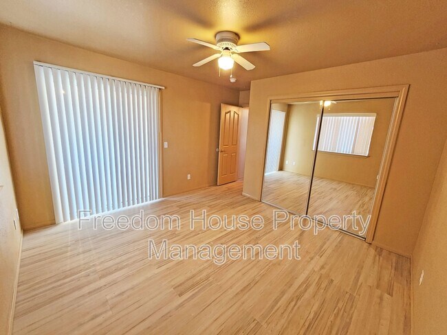 Building Photo - 3280 E Winery Rd