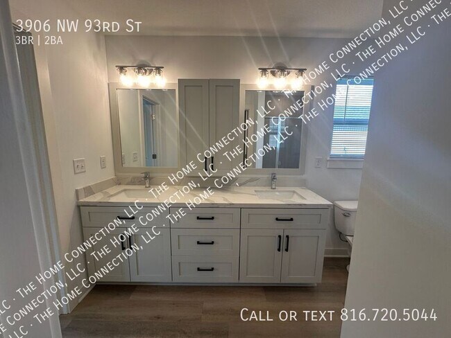 Building Photo - 3906 NW 93rd St