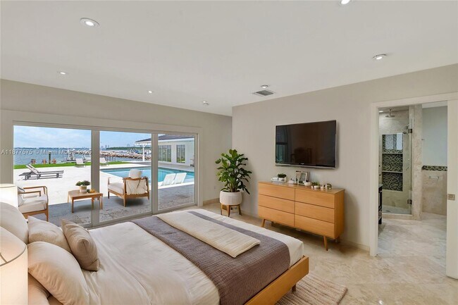 Building Photo - 200 Harbor Dr