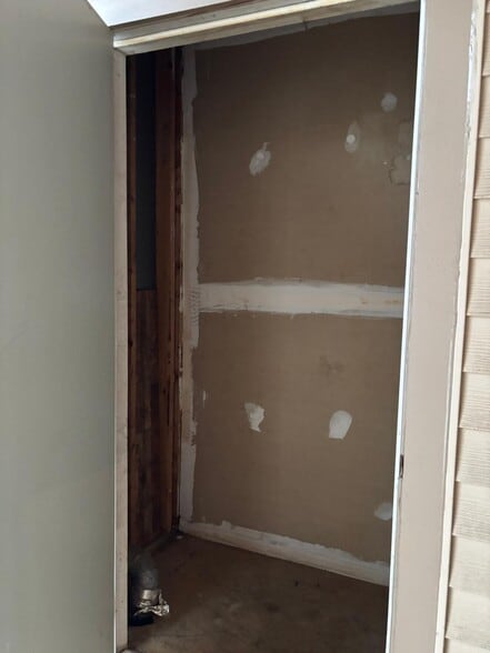 Building Photo - 1112 Windemere Ct