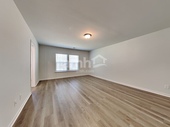 Building Photo - 517 Bush Dr