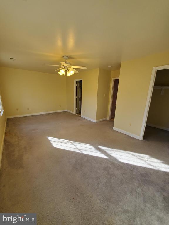 Building Photo - 652 Currant Ct