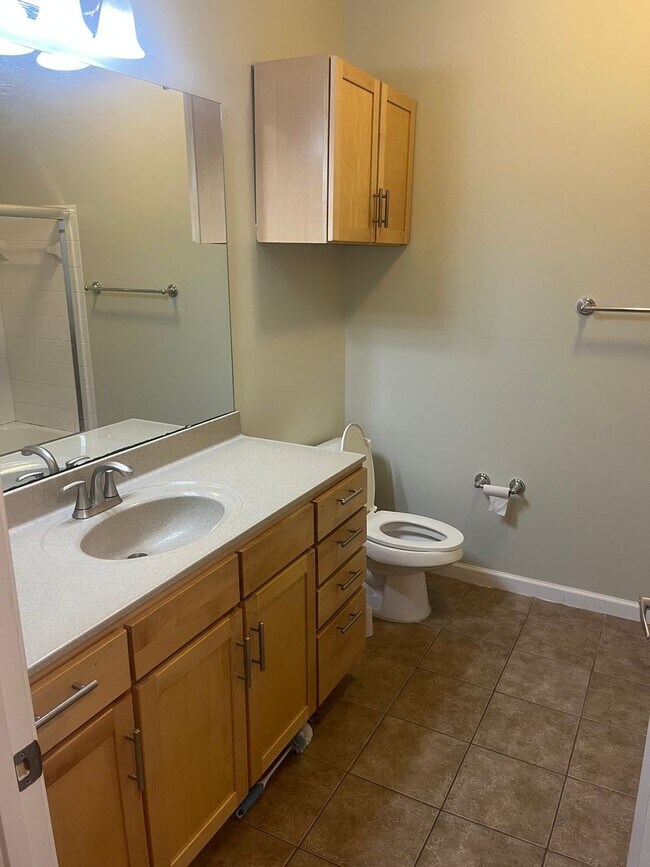 Building Photo - Available now. Beautiful, FULLY REMODELED 1 BR/1 BA Condo at the Regatta On James Island!