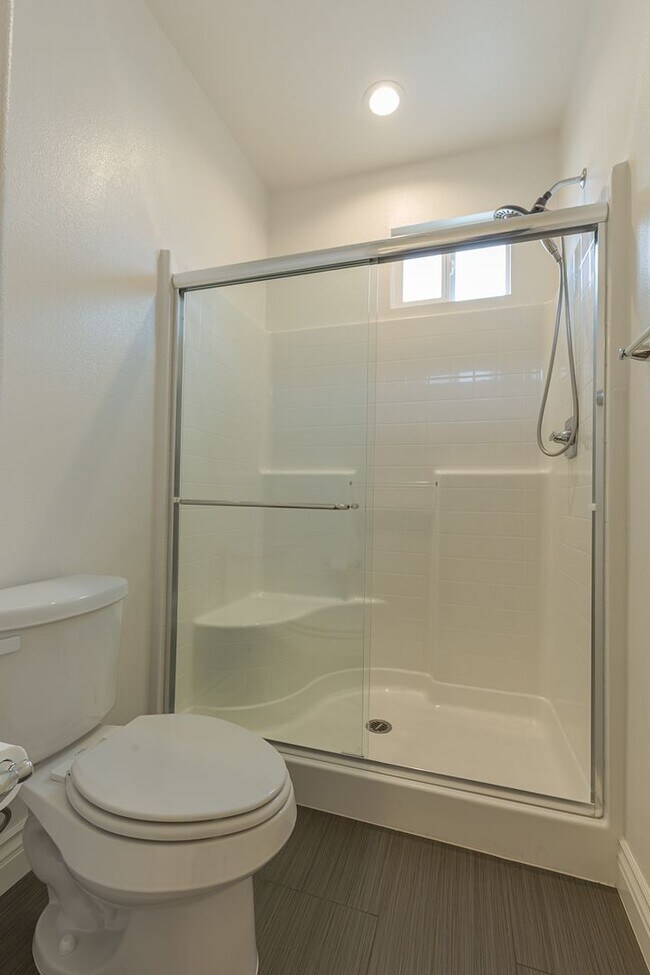 Building Photo - 2 Bedroom 2.5 Bath Townhome near Seabridge...