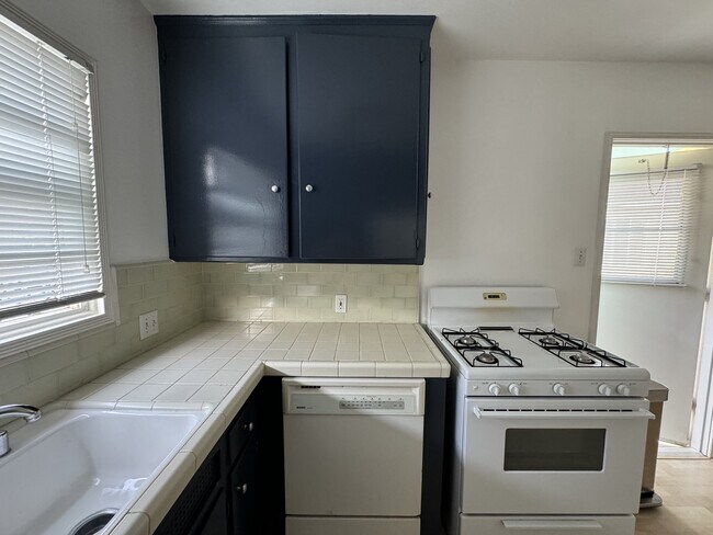 Building Photo - 3736 S Bentley Ave