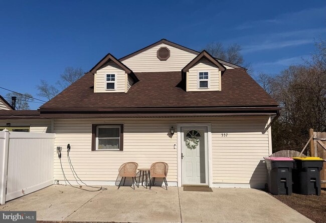 Building Photo - 335 Myrtle Ave