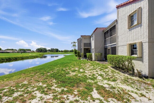 Building Photo - 7460 Woodmont Terrace