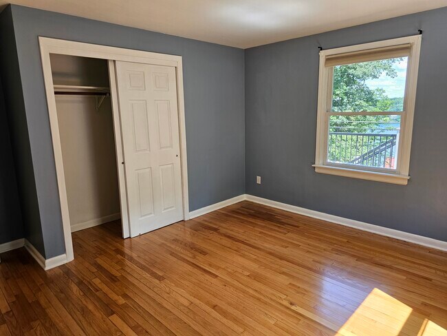 Building Photo - 205 Catlin Rd