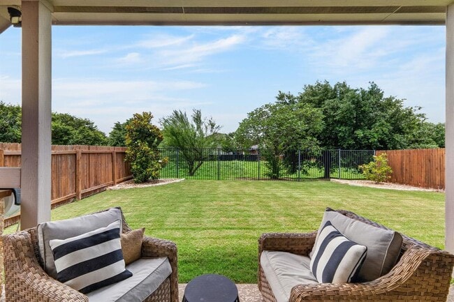 Building Photo - 209 Lacey Oak Lp