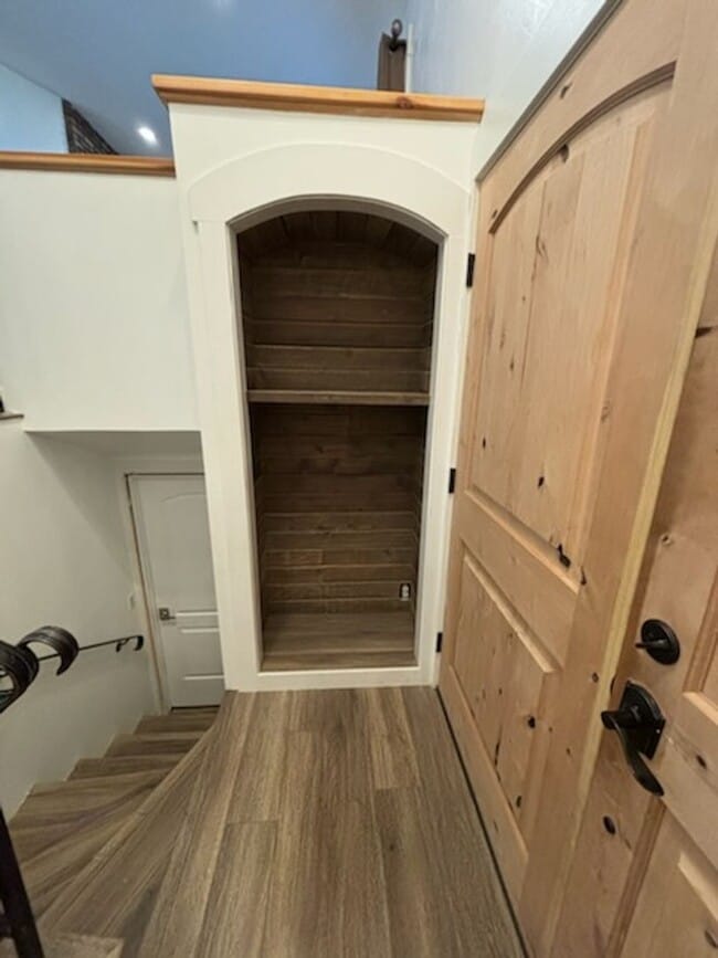 Building Photo - Unique duplex in post falls