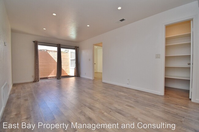 Building Photo - 3 br, 2 bath House - 3855 Dunbar Pl.