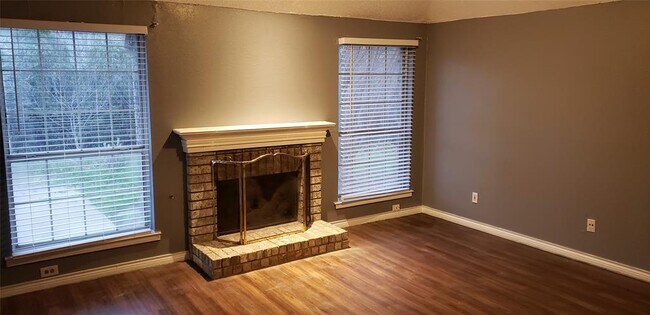 Building Photo - 4234 Briar Hill Dr