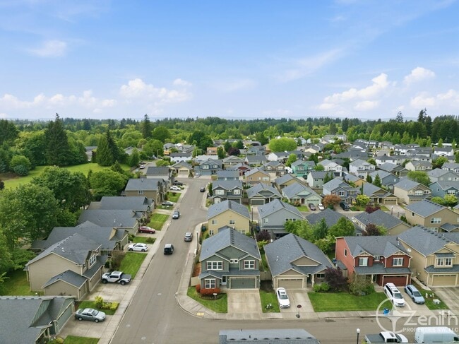 Building Photo - 10406 NE 69th Ave