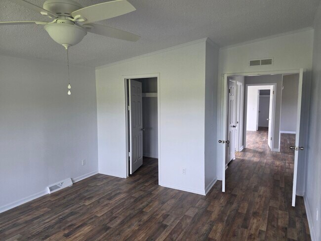 Building Photo - 1527 Haymount Rd