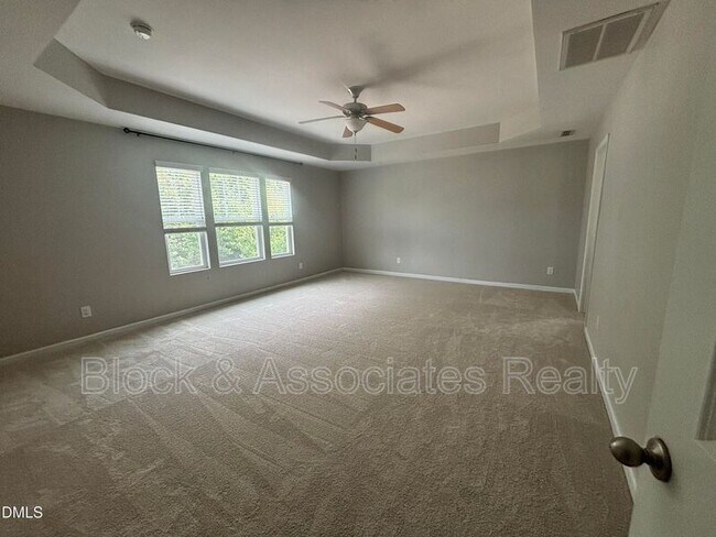 Building Photo - 4 White Spruce Ct