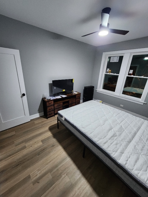 Building Photo - 3420 W Dickens Ave