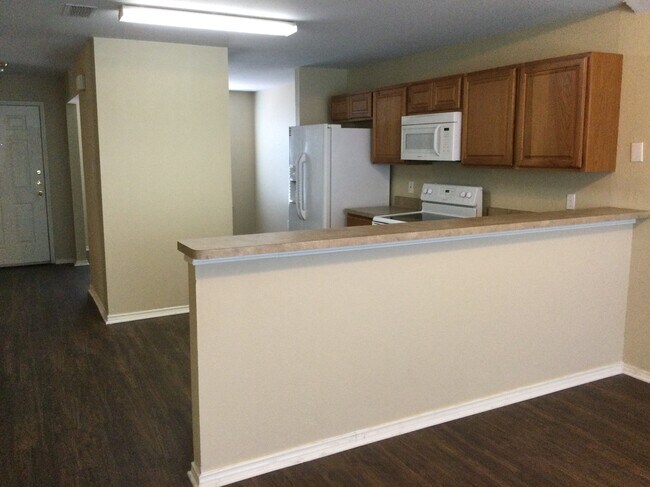 Building Photo - 5589 Hunters Bend Ln