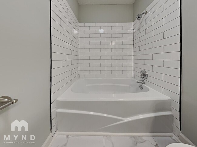 Building Photo - 416 York Rd