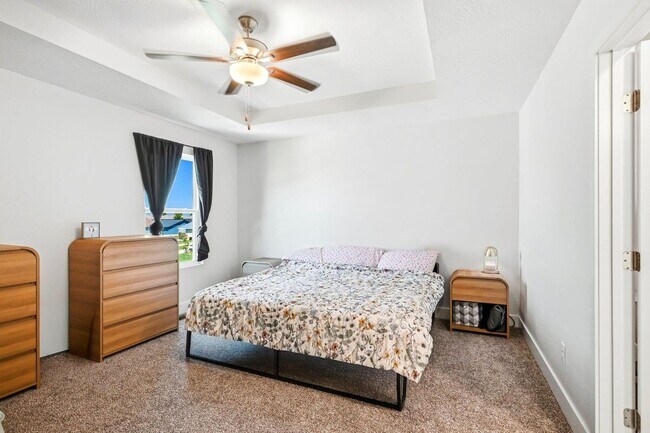 Building Photo - 4 Bedroom | 2.5 Bathroom | 2 Car Garage | Republic MO | Fenced in back yard!