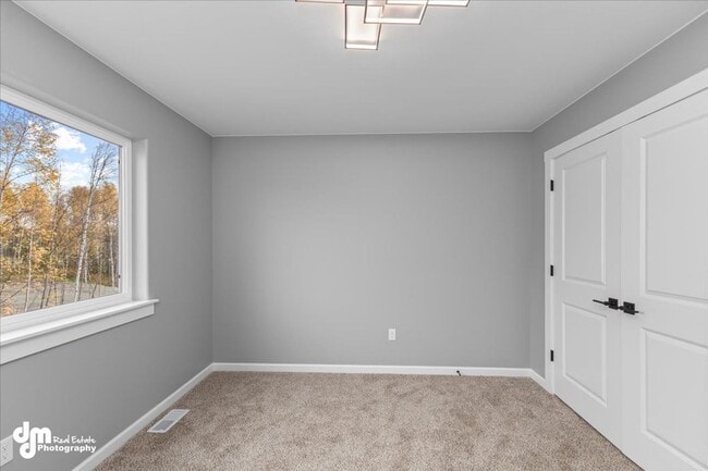 Building Photo - 550 W Galway Dr