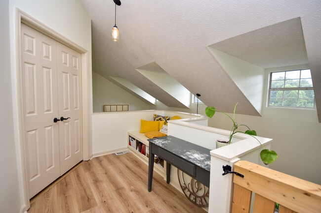 Building Photo - 1204 Edenbridge Way