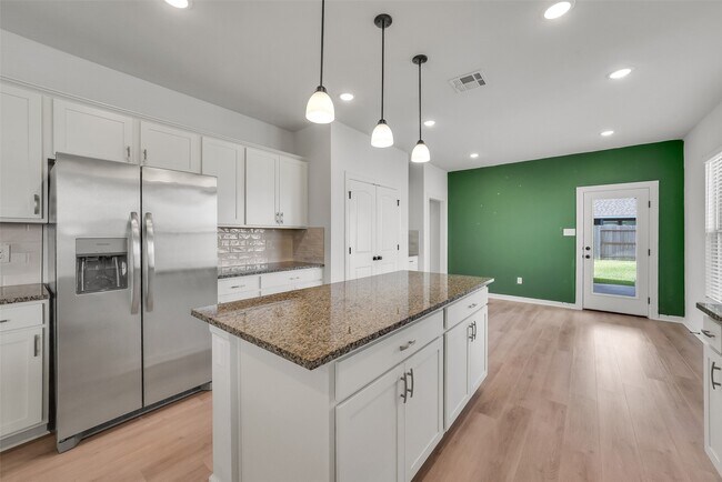 Building Photo - 10902 Bonfire Trl