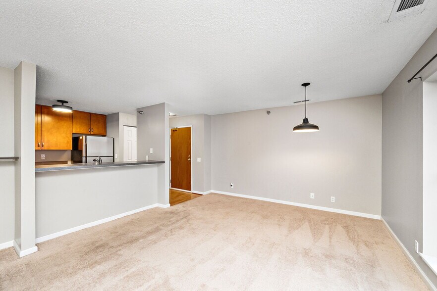 Building Photo - 6155 Chasewood Pky