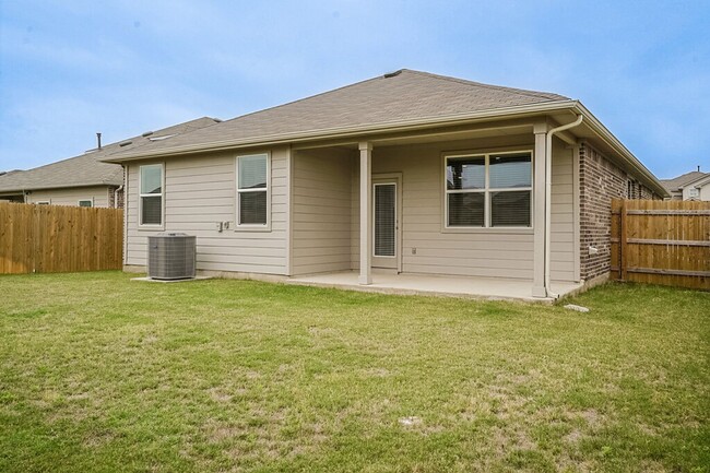 Building Photo - 224 Briggs Ln