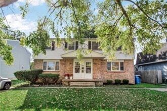 Building Photo - 247 Glenhaven Dr