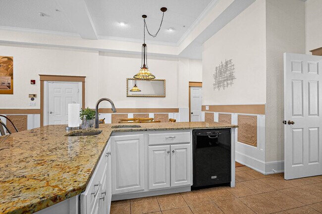 Building Photo - 92 Washington St