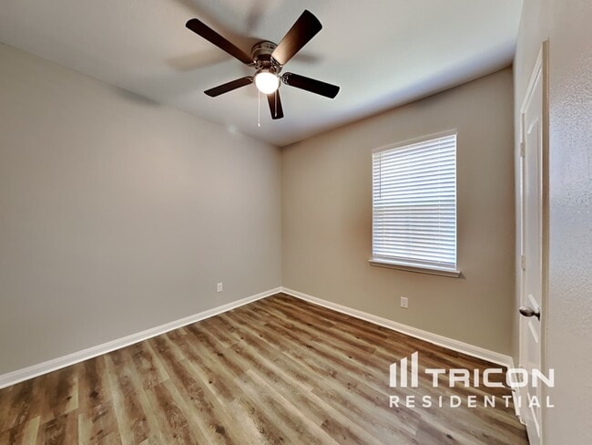 Building Photo - 8975 Blackhaw St