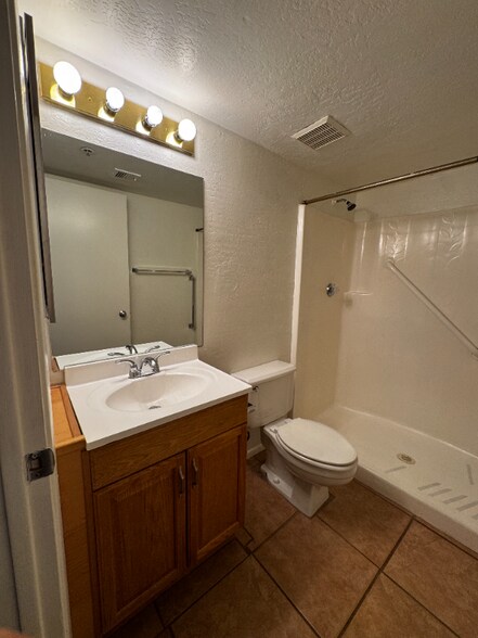 Building Photo - 12123 W Bell Rd