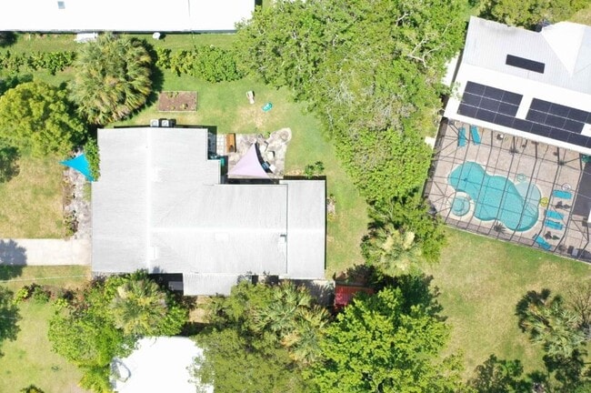Building Photo - 144 Menendez Rd