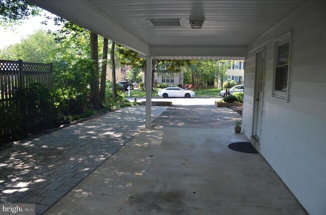 Building Photo - 8705 Yardley Dr