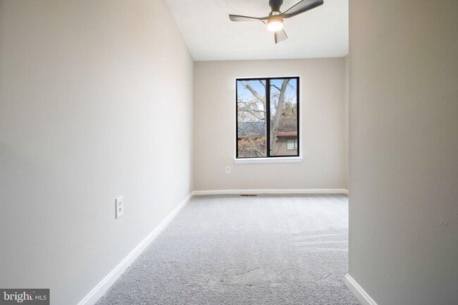 Building Photo - 35 Kings Wharf Pl