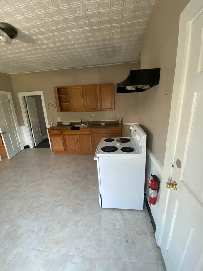 Building Photo - 59 Foster St