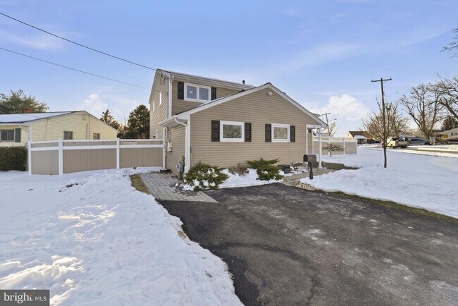 Building Photo - 38 Vine Way